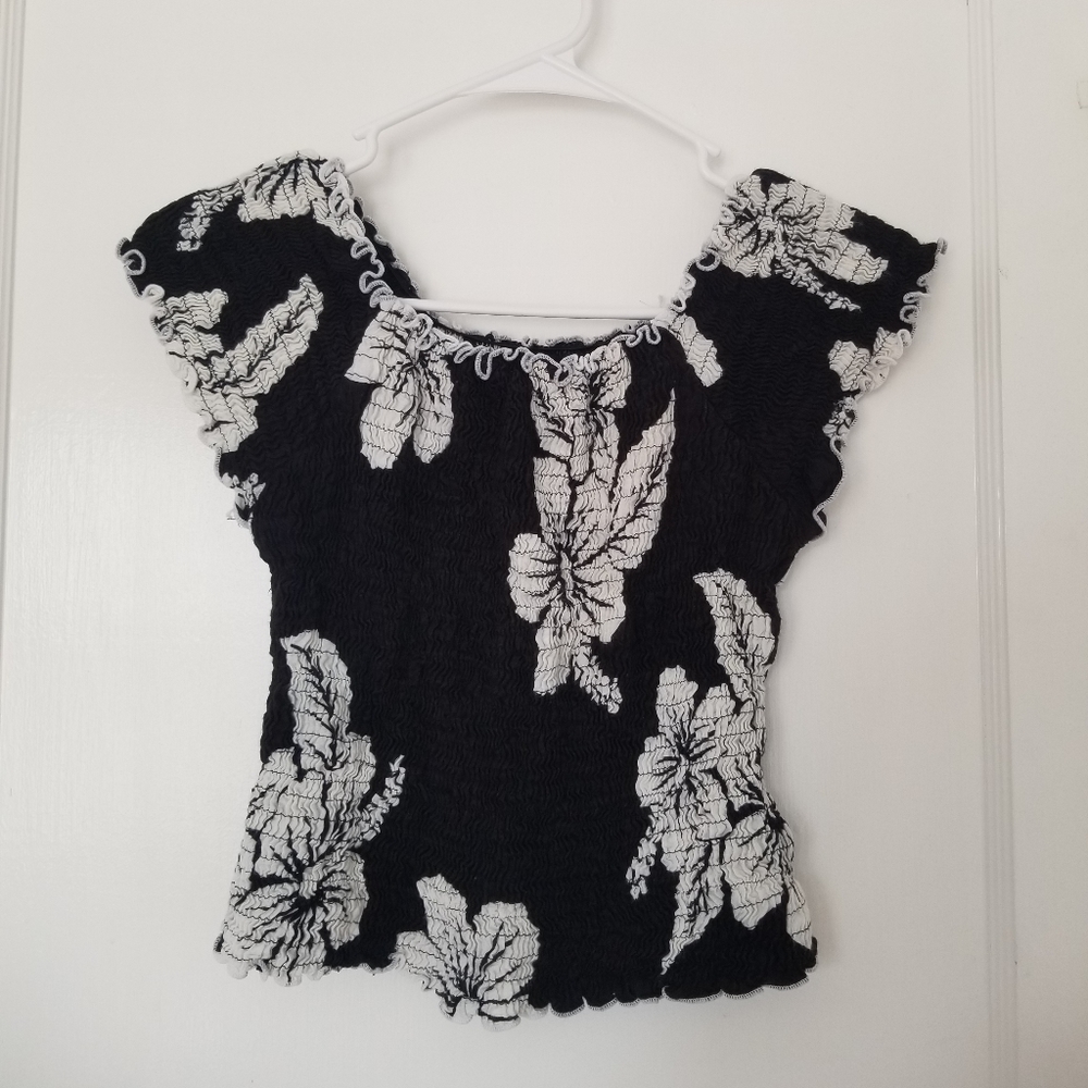 Favant Hawaii Floral Black & Cream Elastic Smocked Off the Shoulders Top